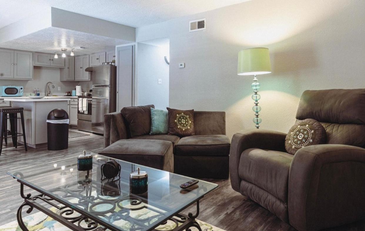 Premium Styled 2 Bedroom Apt In The Heart Of The Heights ヒューストン エクステリア 写真